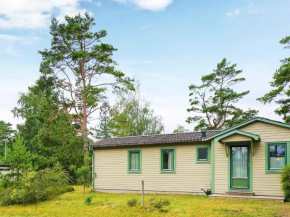 6 person holiday home in MELLBYSTRAND